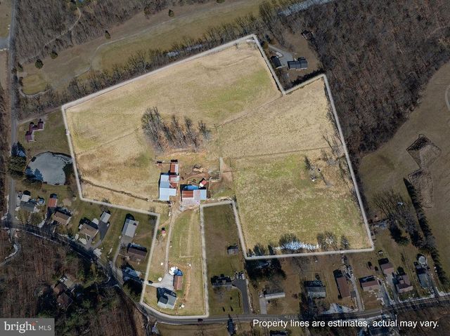 470 RACETRACK RD, Abbottstown, PA 17301