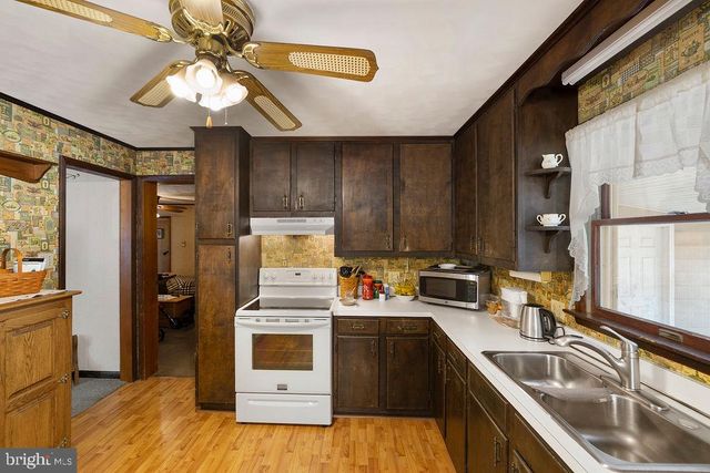 470 RACETRACK RD, Abbottstown, PA 17301