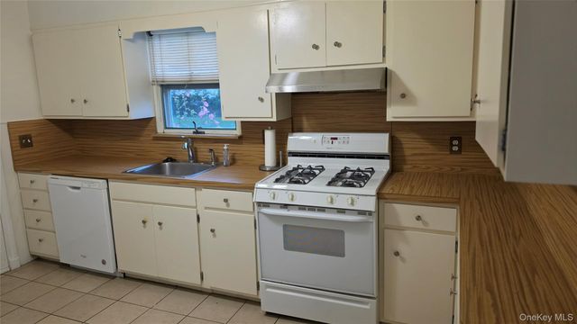 27 Haines Boulevard, Port Chester, NY 10573