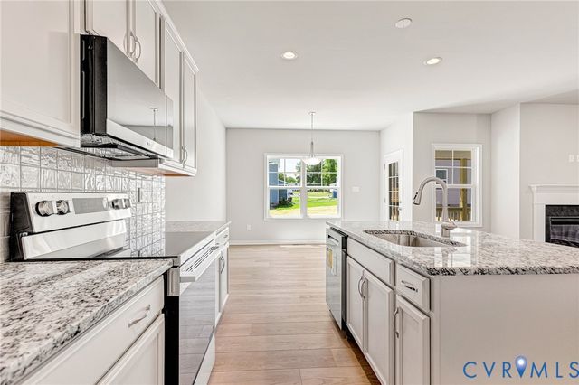 12606 Poplar Village Pl, Chester, VA 23831