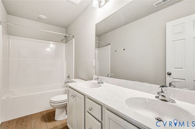 12606 Poplar Village Pl, Chester, VA 23831