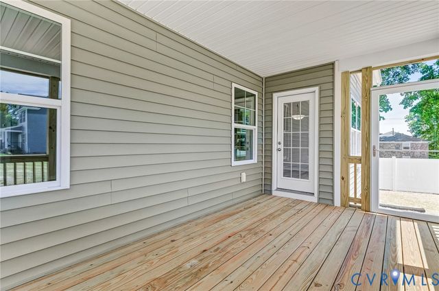 12606 Poplar Village Pl, Chester, VA 23831