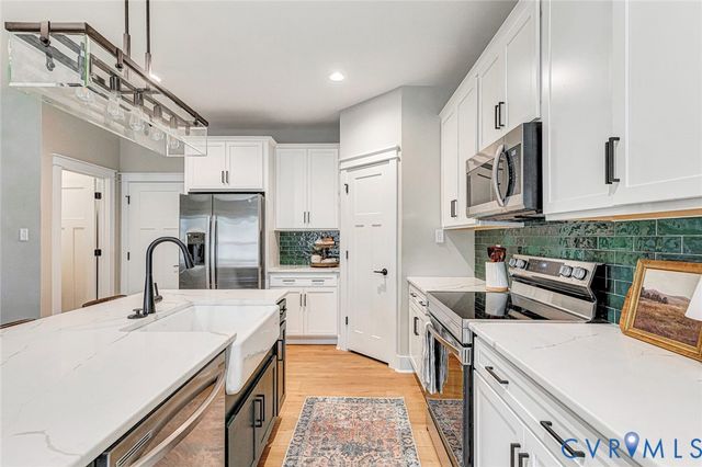 12606 Poplar Village Pl, Chester, VA 23831