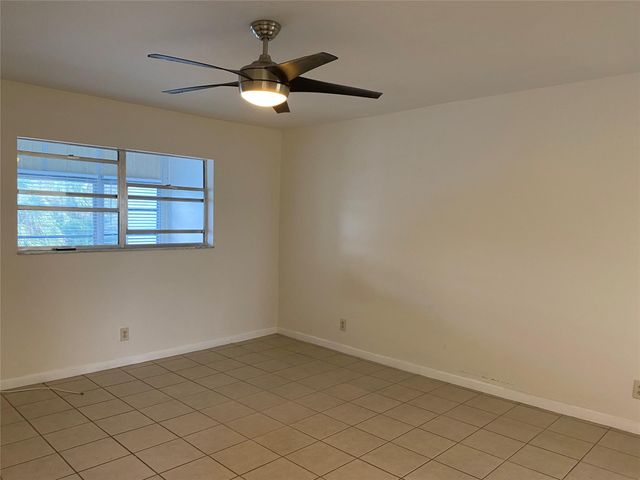 7807 Golf Circle Drive 306, Margate, FL 33063