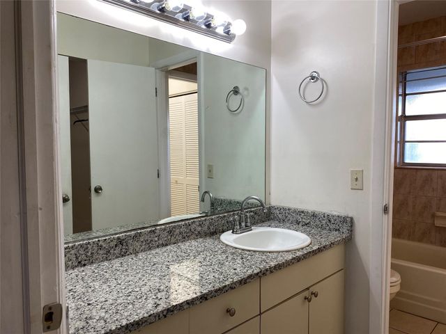 7807 Golf Circle Drive 306, Margate, FL 33063