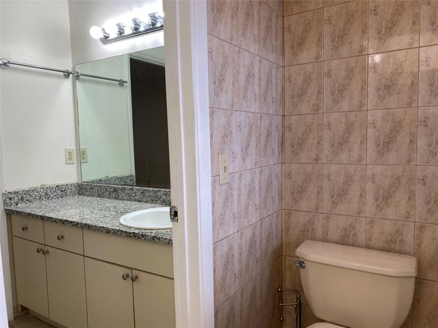 7807 Golf Circle Drive 306, Margate, FL 33063