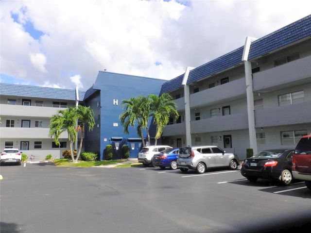 7807 Golf Circle Drive 306, Margate, FL 33063