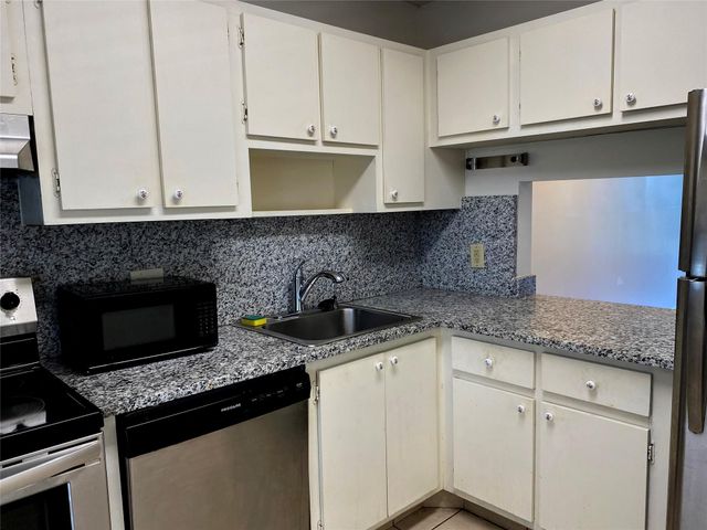 7807 Golf Circle Drive 306, Margate, FL 33063