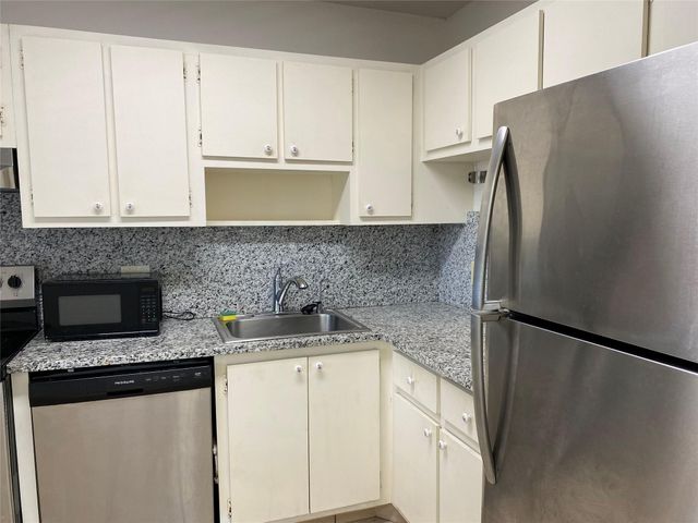 7807 Golf Circle Drive 306, Margate, FL 33063