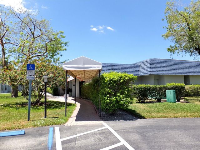 7807 Golf Circle Drive 306, Margate, FL 33063