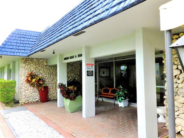 7807 Golf Circle Drive 306, Margate, FL 33063