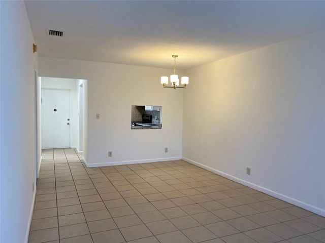 7807 Golf Circle Drive 306, Margate, FL 33063
