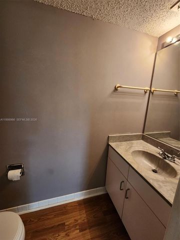 200 SW 95th Ter 200, Pembroke Pines, FL 33025