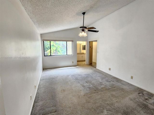 200 SW 95th Ter 200, Pembroke Pines, FL 33025