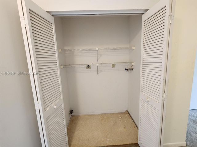 200 SW 95th Ter 200, Pembroke Pines, FL 33025