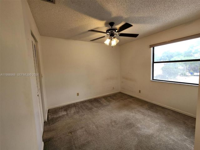 200 SW 95th Ter 200, Pembroke Pines, FL 33025