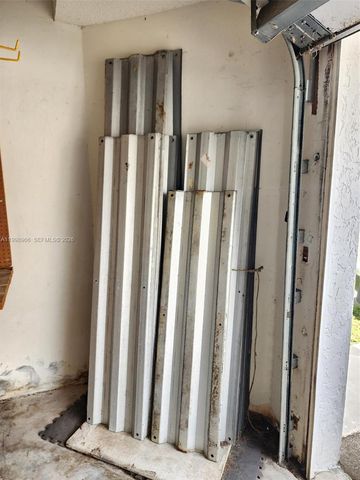 200 SW 95th Ter 200, Pembroke Pines, FL 33025