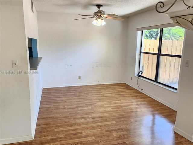 200 SW 95th Ter 200, Pembroke Pines, FL 33025