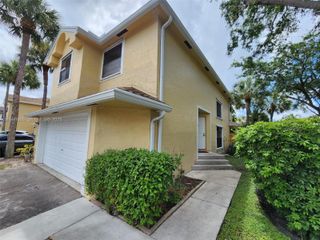 200 SW 95th Ter 200, Pembroke Pines, FL 33025