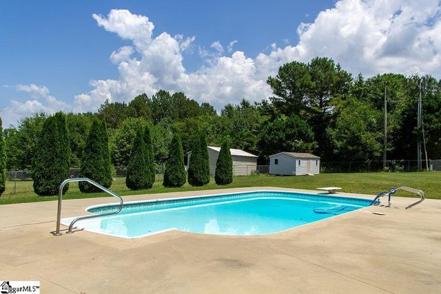 290 Dickson Road, Campobello, SC 29322
