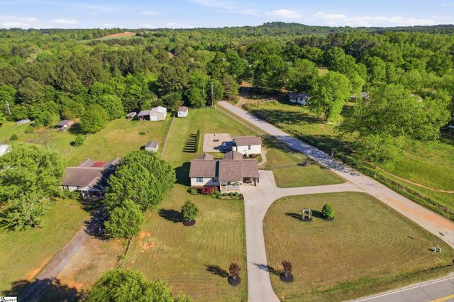 290 Dickson Road, Campobello, SC 29322
