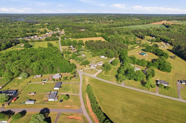 290 Dickson Road, Campobello, SC 29322