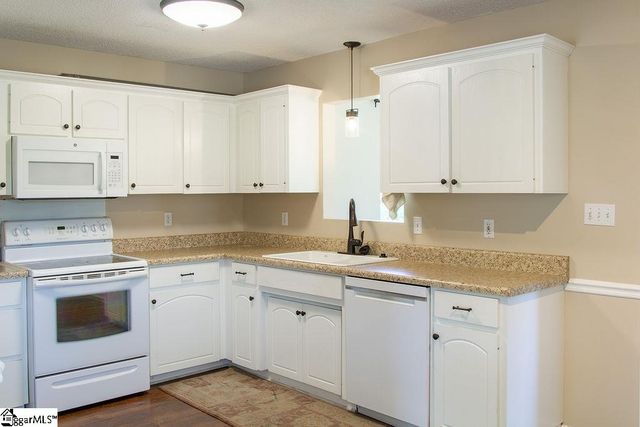 290 Dickson Road, Campobello, SC 29322