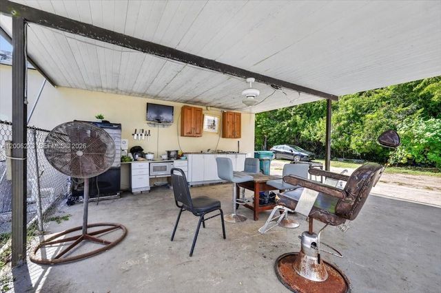 23825 SW 142nd Ave, Homestead, FL 33032