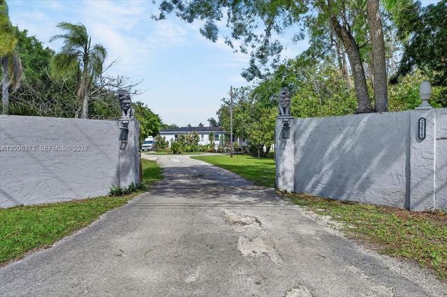 23825 SW 142nd Ave, Homestead, FL 33032