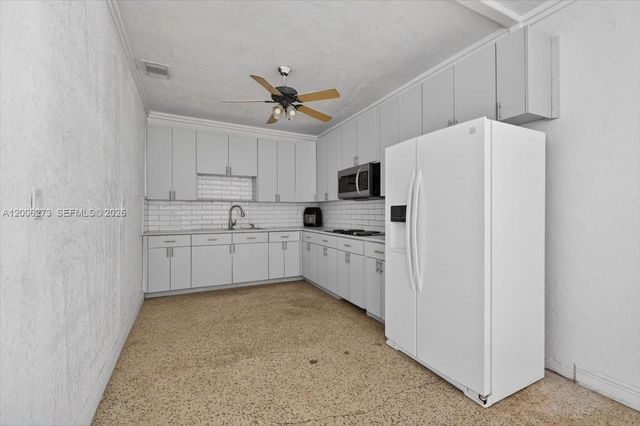 23825 SW 142nd Ave, Homestead, FL 33032
