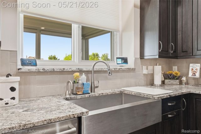 37125 White Tail Court, Farmington Hills, MI 48335