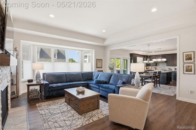 37125 White Tail Court, Farmington Hills, MI 48335