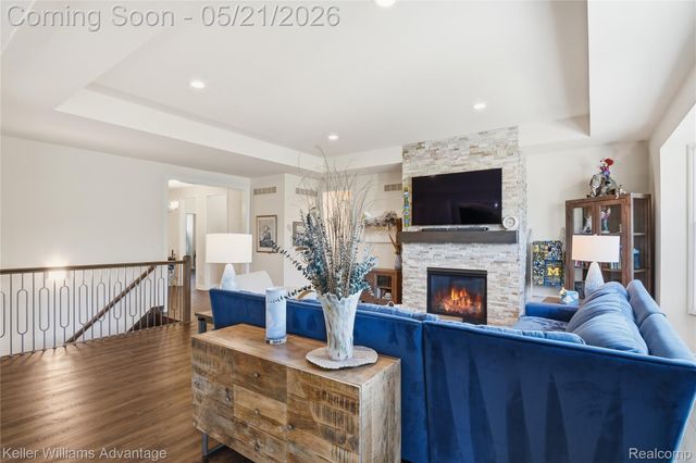 37125 White Tail Court, Farmington Hills, MI 48335