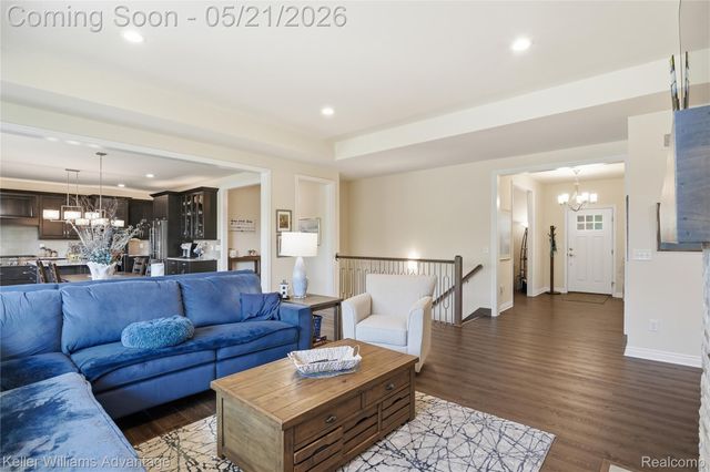 37125 White Tail Court, Farmington Hills, MI 48335
