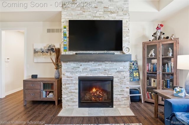 37125 White Tail Court, Farmington Hills, MI 48335