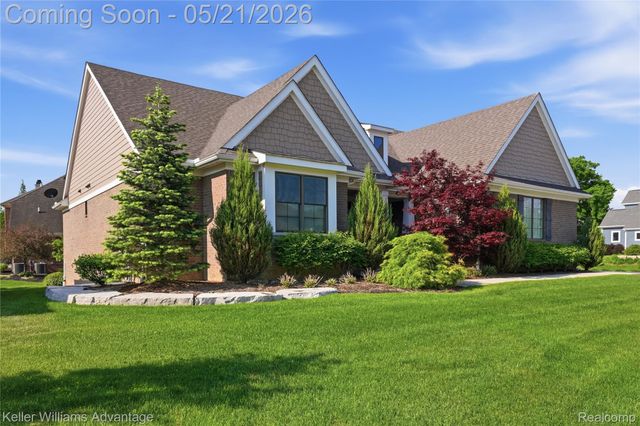 37125 White Tail Court, Farmington Hills, MI 48335