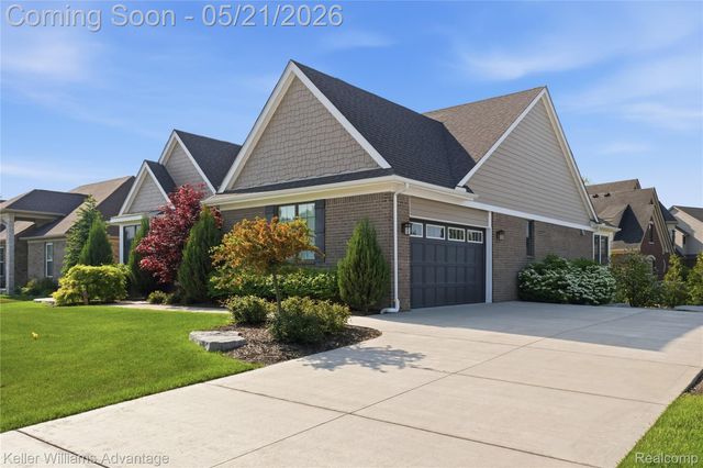 37125 White Tail Court, Farmington Hills, MI 48335