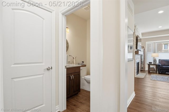 37125 White Tail Court, Farmington Hills, MI 48335