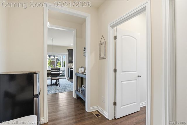 37125 White Tail Court, Farmington Hills, MI 48335