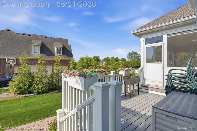 37125 White Tail Court, Farmington Hills, MI 48335