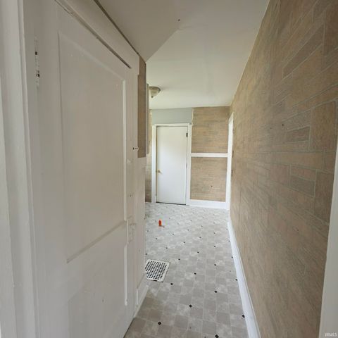 3613 Monroe Street, Fort Wayne, IN 46806