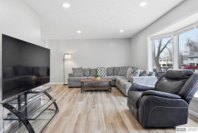 2513 Cornelia Street, Bellevue, NE 68147