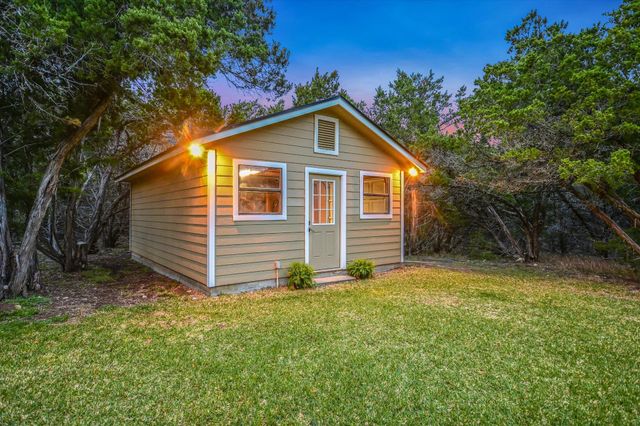 504 Saddlehorn DR, Dripping Springs, TX 78620