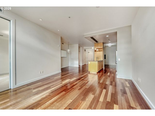 949 Nw OVERTON St 513, Portland, OR 97209