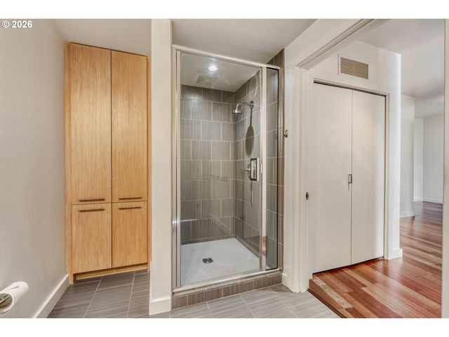 949 Nw OVERTON St 513, Portland, OR 97209