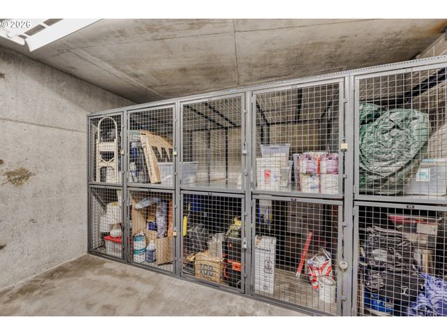 949 Nw OVERTON St 513, Portland, OR 97209