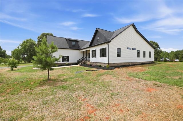 5405 Monterey Glen Court, Browns Summit, NC 27214