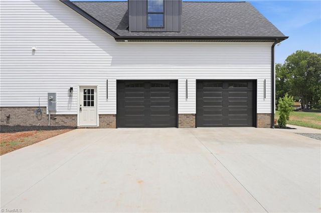 5405 Monterey Glen Court, Browns Summit, NC 27214