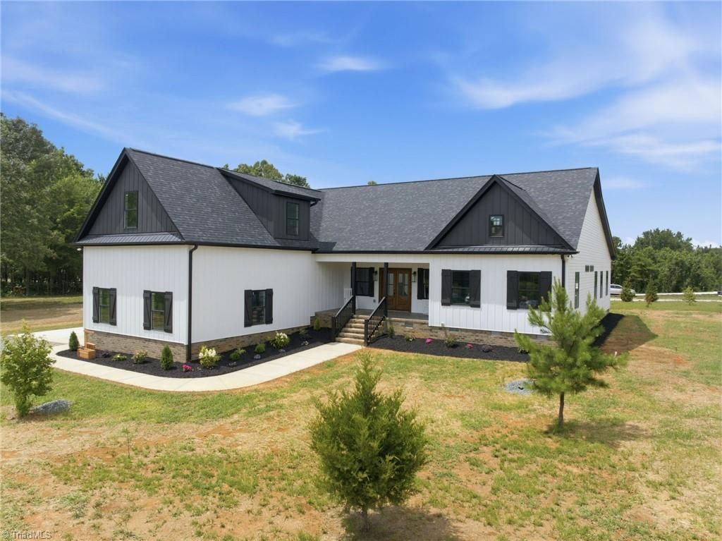 5405 Monterey Glen Court, Browns Summit, NC 27214