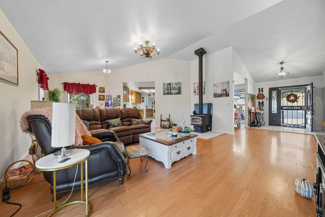 13900 Pine Park Loop, Pine Grove, CA 95665
